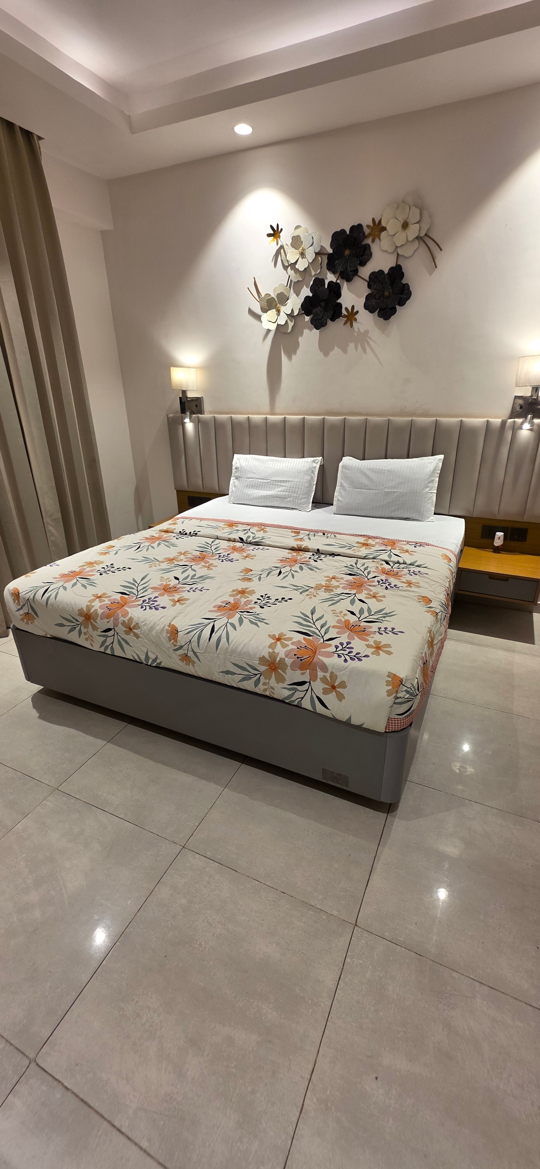 Shatakshi Residency Omaxe Hazratganj - Tap to explore photos