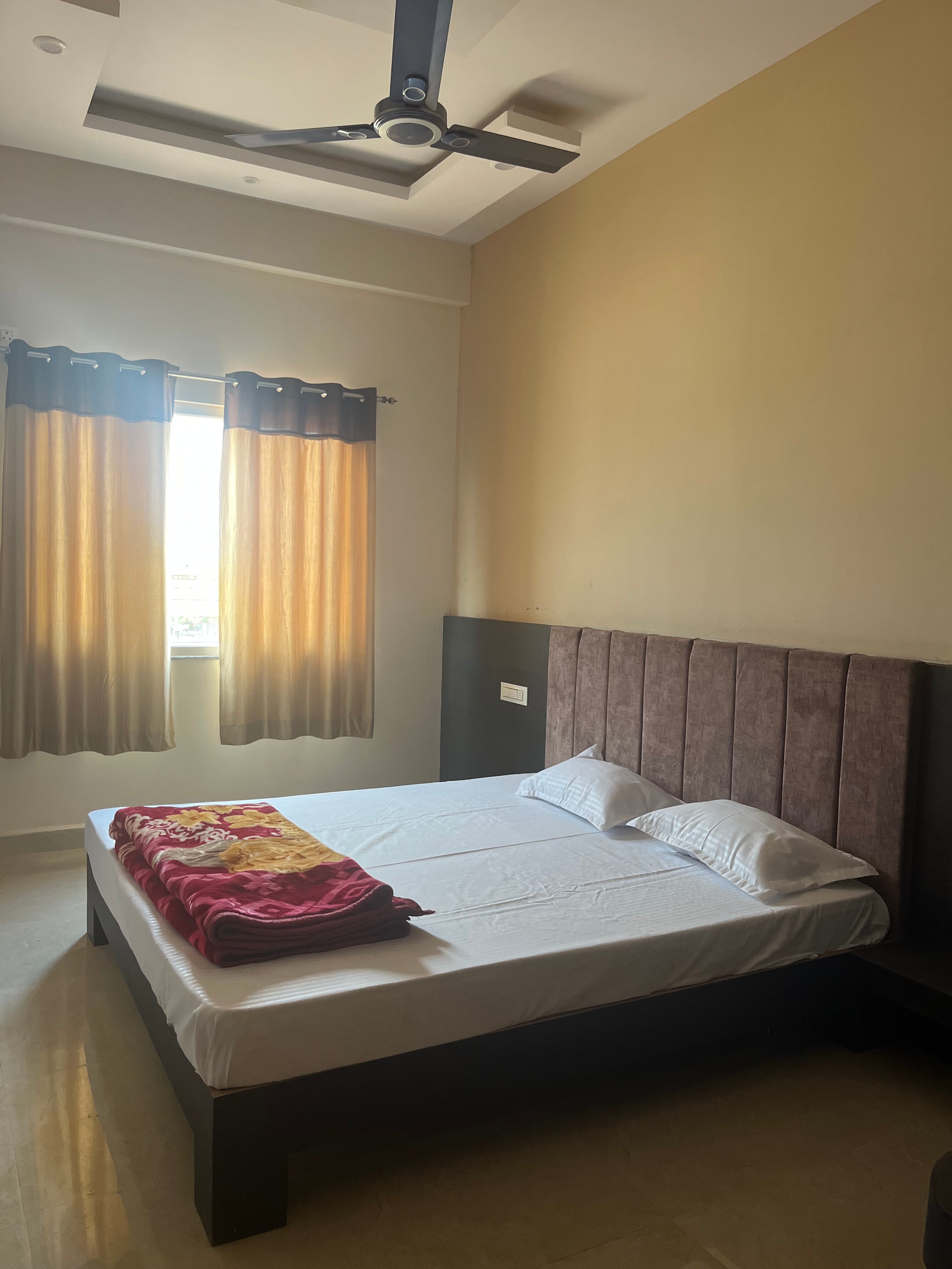 Hotel shivam palace - Tap to explore photos