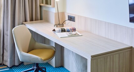 Holiday Inn & Suites Makati Room Type - Standard Room