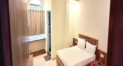 Hotel Hill Top & Banquet Room Type - Deluxe Room