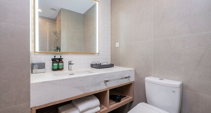 Staybridge Suites Bangkok Thonglor by IHG Room Type - 1 King 2 Single 2 Bedroom Suite High Floor