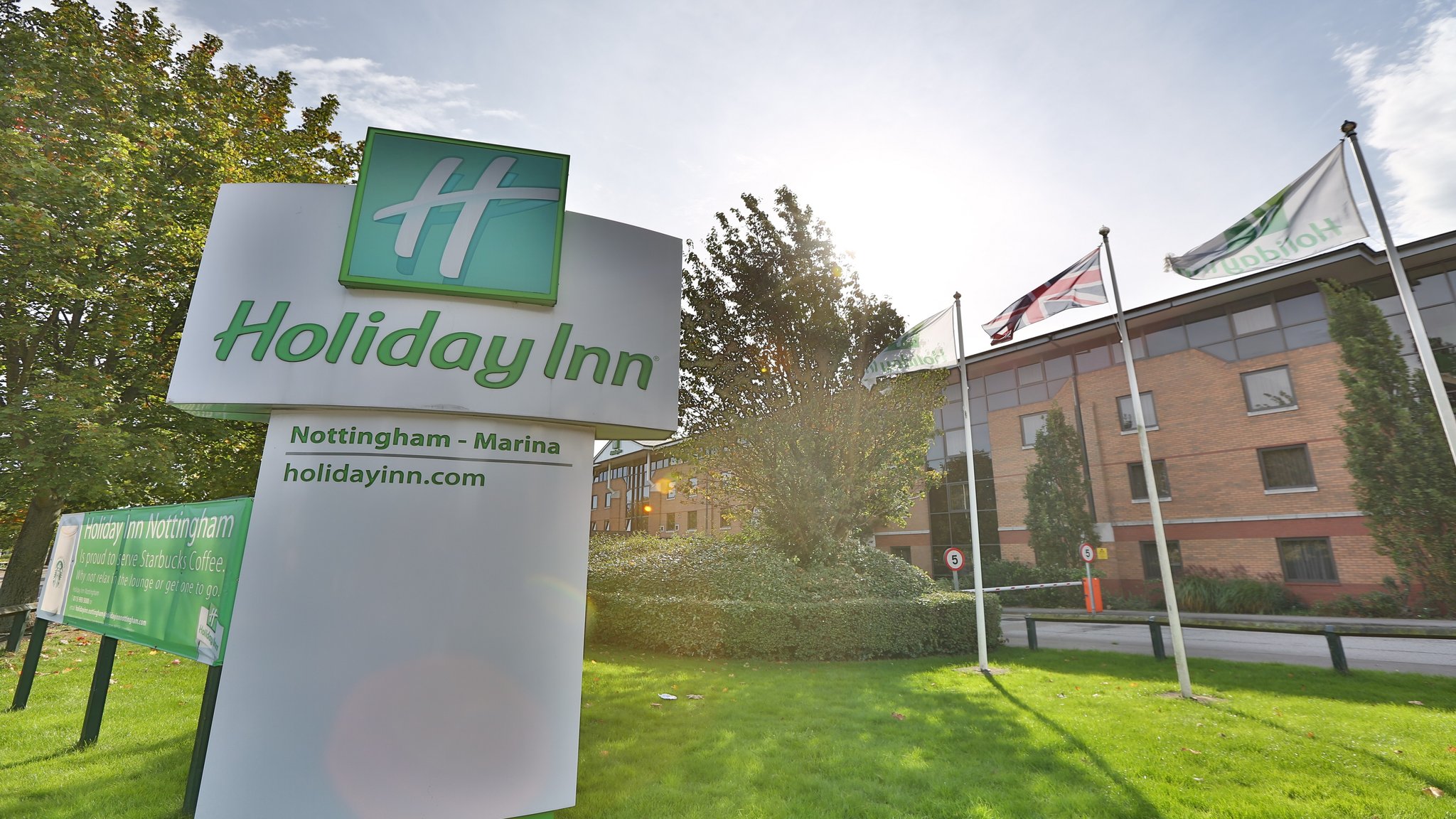 Holiday Inn Nottingham - Tap to explore photos