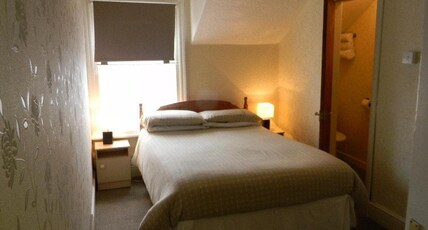 OYO Dora Hotel Room Type - Compact Double Room