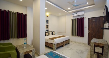 Hotel Keshav Residency Room Type - 4 Bed Deluxe Family Room