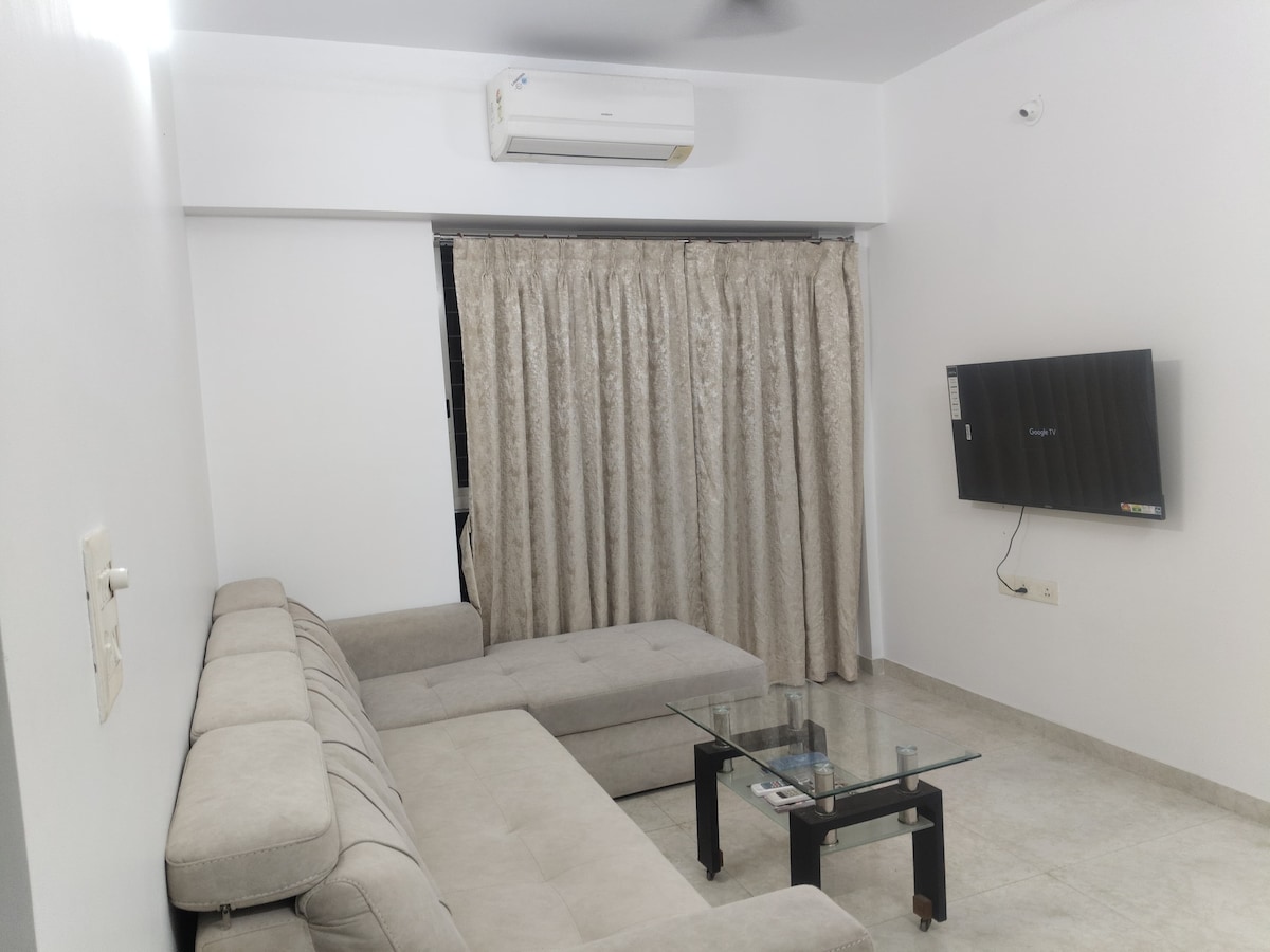 1bhk Fully Furnished in Lodha Amara Kolshet Thane - Tap to explore photos