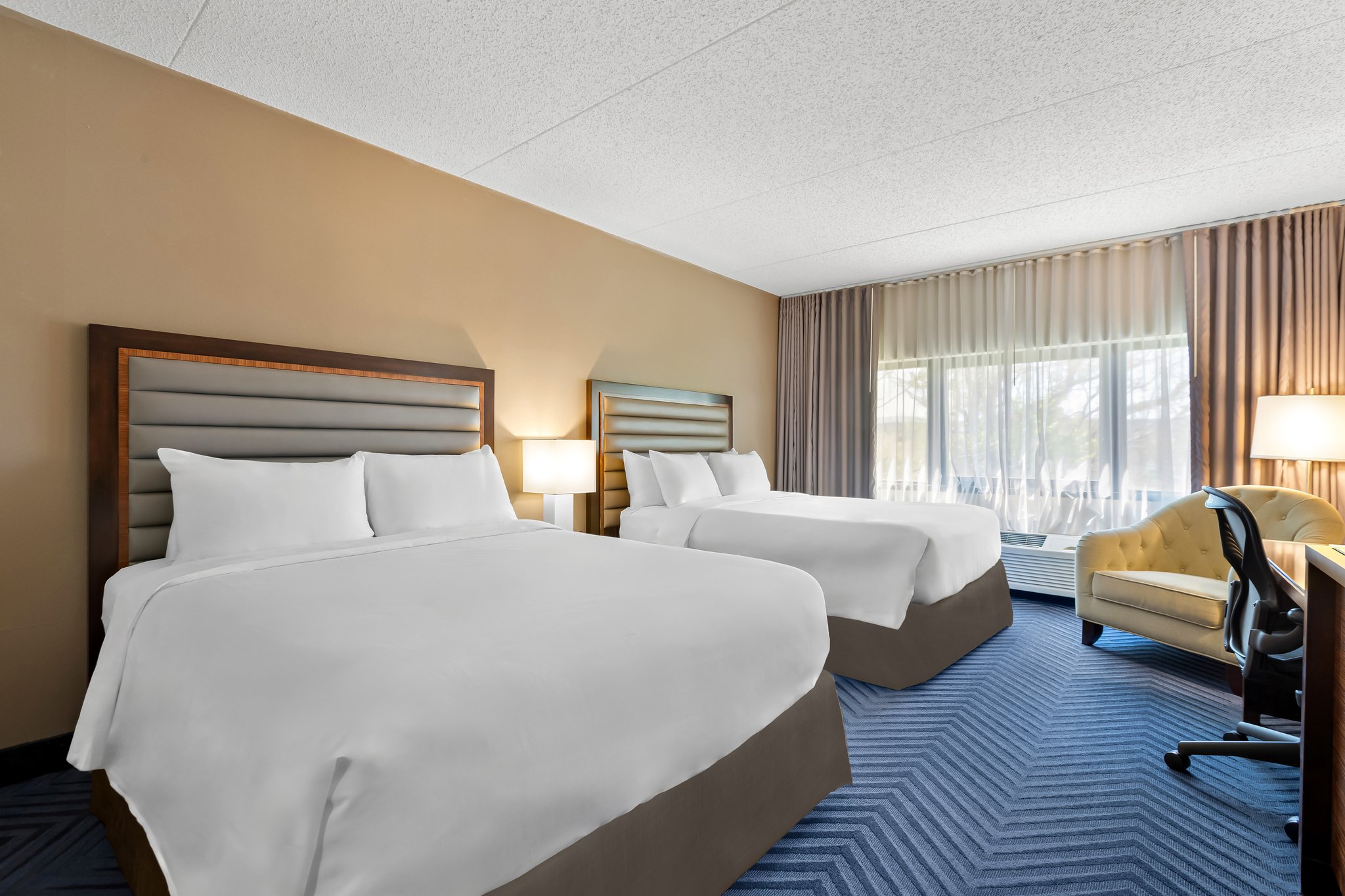 Crowne Plaza Princeton - Tap to explore photos