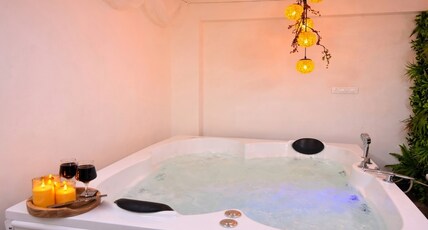 Cayetana Luxury 1bhk Private Jacuzzi AC Lift HSR Room Type - Cayetana Luxury 1bhk Private Jacuzzi AC Lift HSR