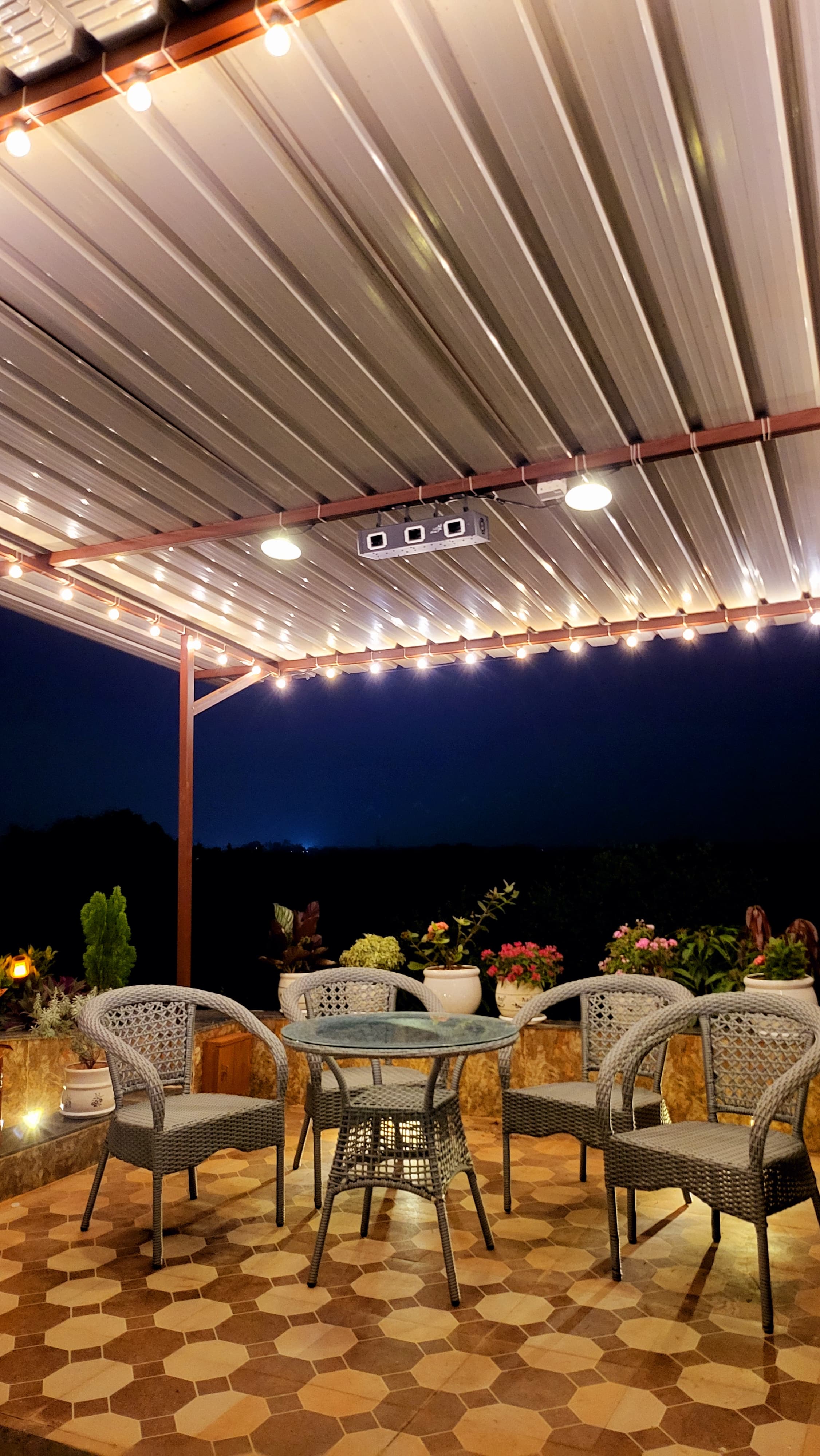 JP Serenity - Tap to explore photos