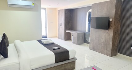 Hotel The 10th Floor Room Type - Royal Sky Terrace Room with Private Balcony