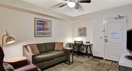 Hilton Garden Inn Mobile East Bay/Daphne Room Type - 1 KING BED 1 BEDROOM SUITE