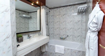 Rahat Palace Hotel Room Type - Superior King Room