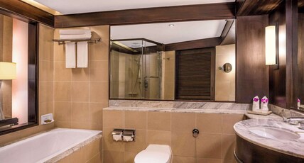 Pullman Phuket Karon Beach Resort Room Type - Junior King Suite Garden View