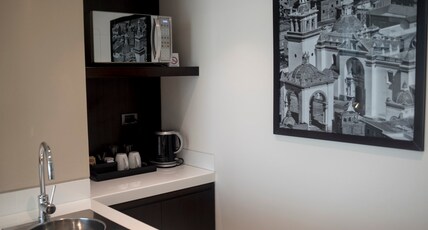 Hampton by Hilton Santa Cruz Room Type - 1 QN PANO VW W MINI FRG NS