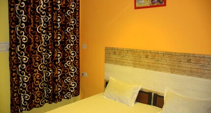 Apna Guest House Room Type - AC ROOM