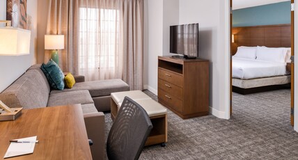 Staybridge Suites INDIANAPOLIS DOWNTOWN-CONV CTR Room Type - 1 King Bed 1 Bedroom Suite