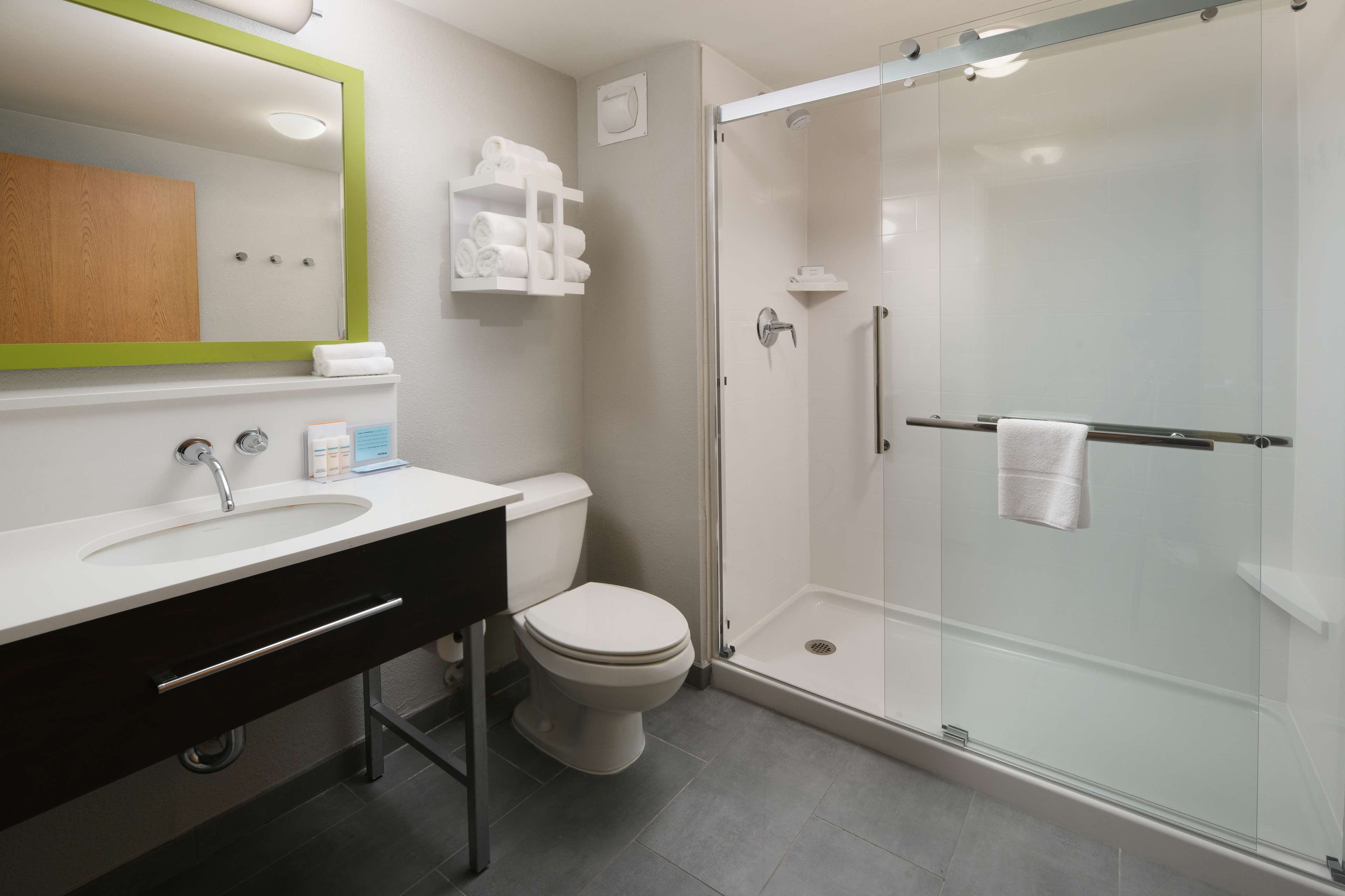Hampton Inn & Suites Houston-Medical Ctr-Reliant Park - Tap to explore photos
