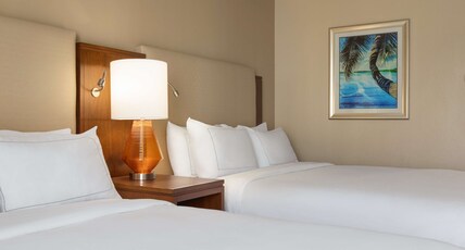 Doubletree by Hilton Fort Myers at Bell Tower Shops Room Type - 2 QUEENS POOL VIEW