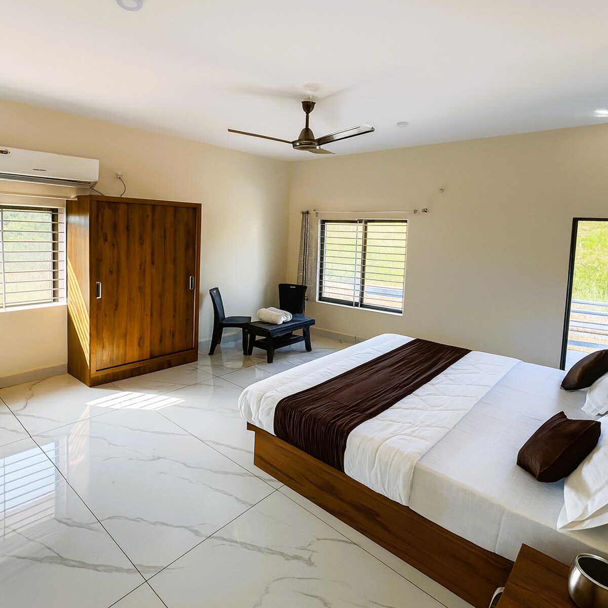 Shrunga Hill View Homestay - Tap to explore photos