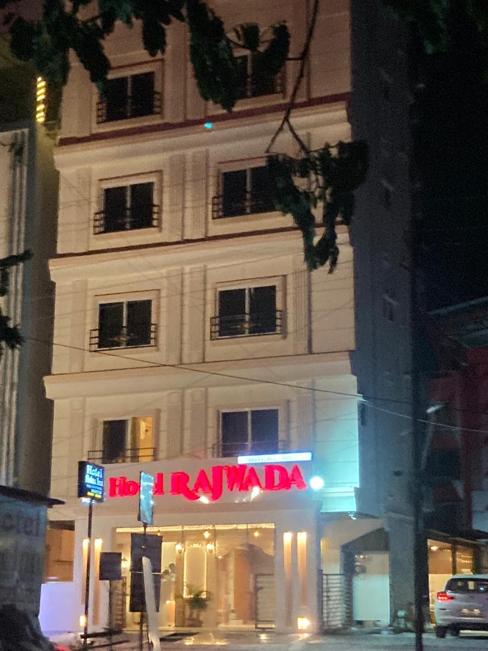 Hotel Rajwada, Nagpur - Tap to explore photos