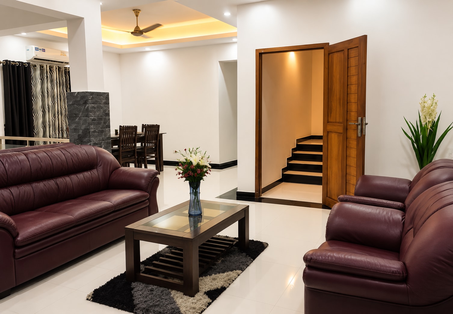 Garuda Suites | Rooms and Apartments - Tap to explore photos