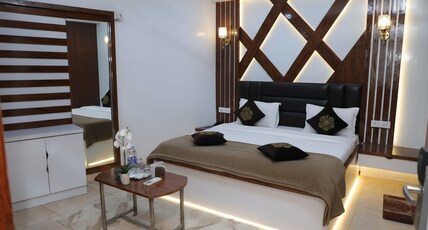 Hotel Shikhar Room Type - Deluxe Room