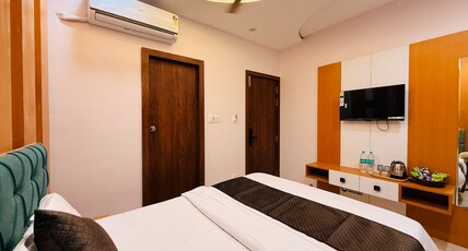 Hira Palace Room Type - Deluxe Suite Room