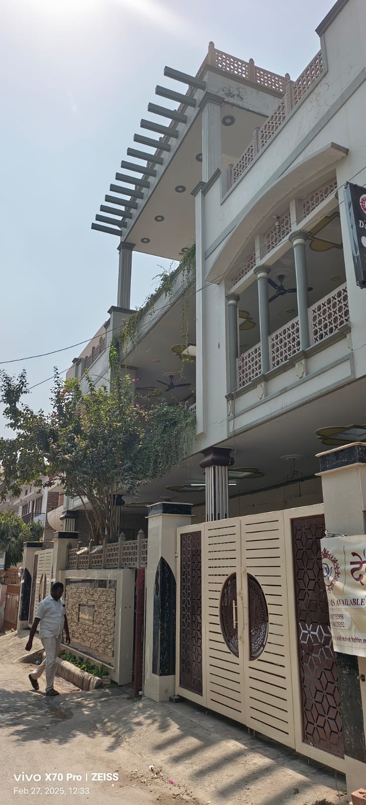 Hotel Devvanshi - Tap to explore photos