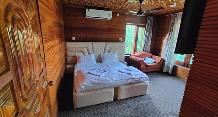 Snowy Bliss Srinagar Room Type - Bedroom 7