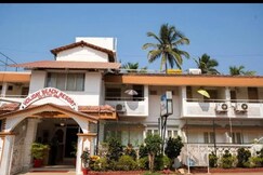Holiday Beach Resort in Candolim