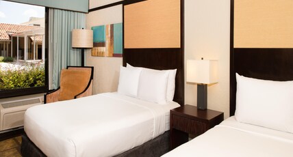 DoubleTree by Hilton Hotel Orlando at SeaWorld Room Type - 2 QUEENS RESORT VW NOSMOK