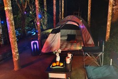 Nature Escape: Cozy Tent Retreat Riverside