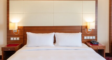 Crowne Plaza AMMAN Room Type - 1 King Standard Smoking Top Floor