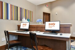 Holiday Inn Express & Suites Charlotte - Ballantyne