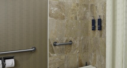 DoubleTree by Hilton Akron Fairlawn Room Type - 1FULL MOB HEAR ACC TUB