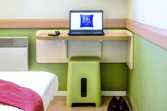 ibis budget Valenciennes Petite For