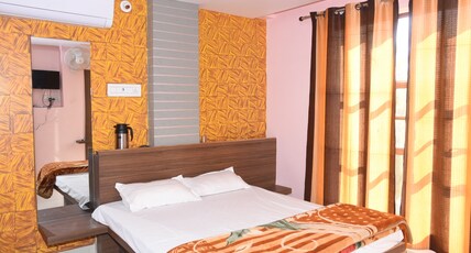 Hotel Laxmi vilas Room Type - Deluxe Room - AC