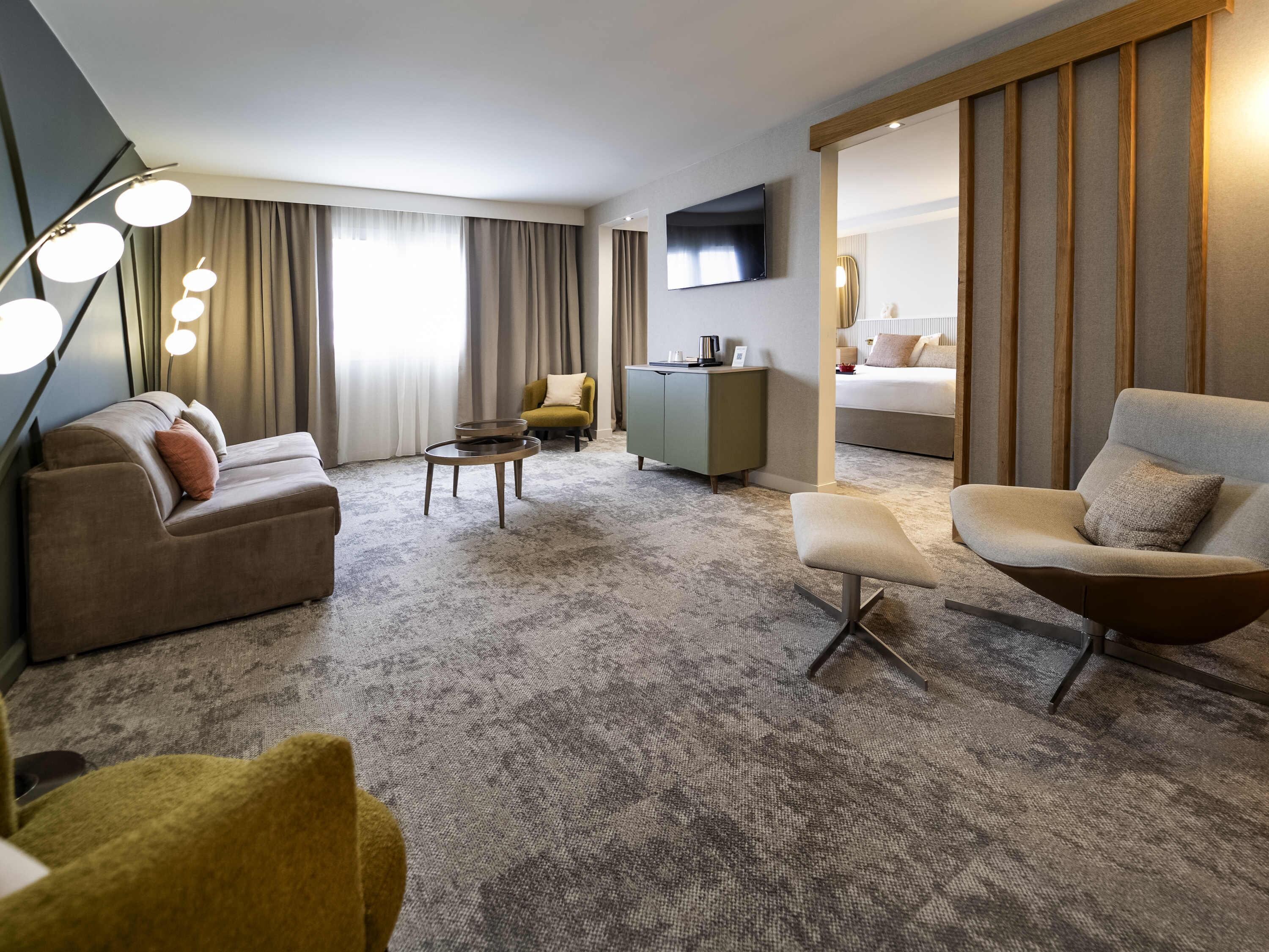 Mercure Bordeaux Lac - Tap to explore photos