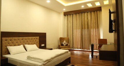 Chokha Empire Room Type - Deluxe Room