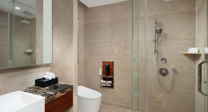 Crowne Plaza ZHENJIANG  Room Type - 1 Bedroom Suite Dining River View