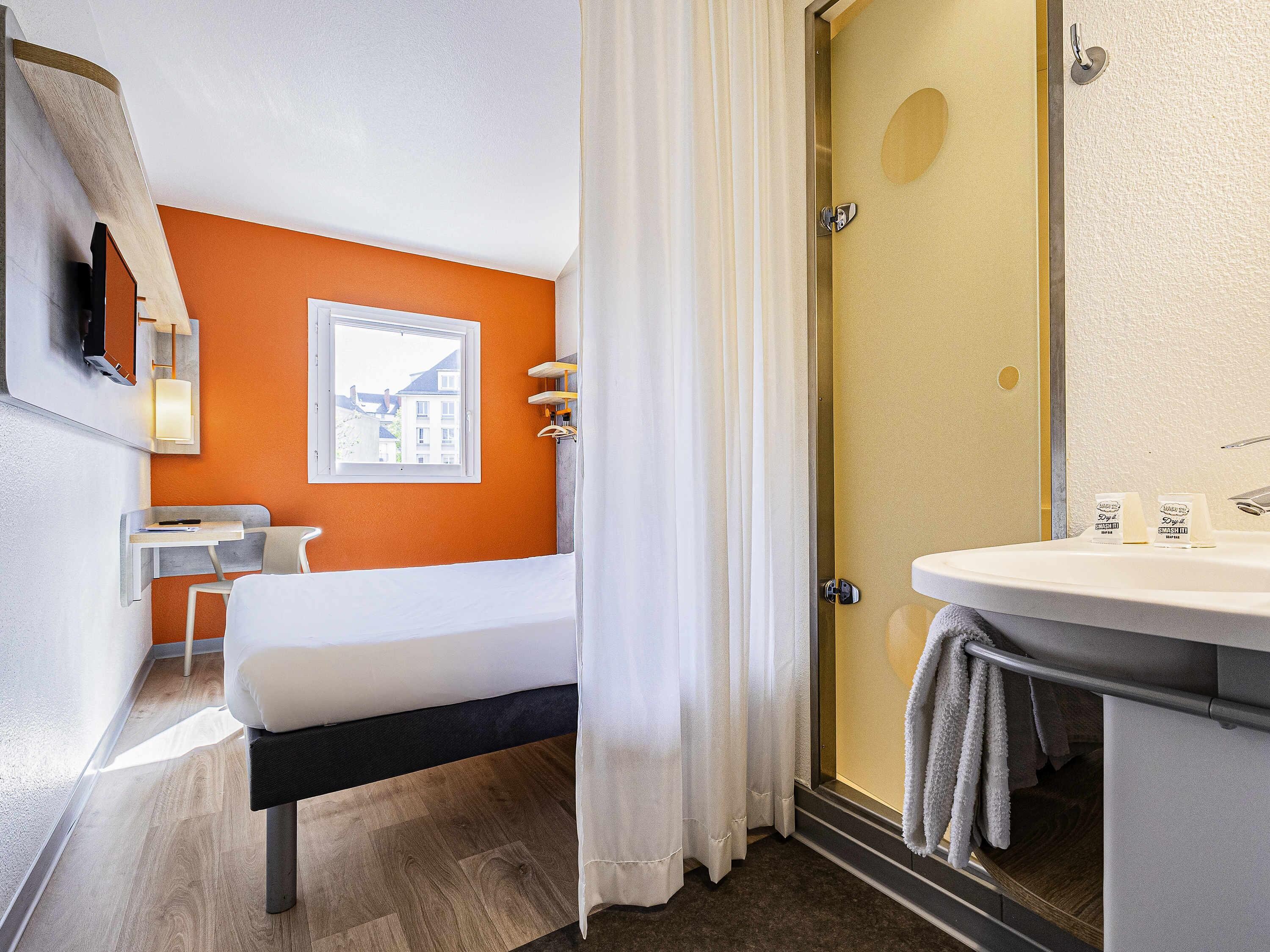ibis budget Paris Porte d'Italie West - Tap to explore photos