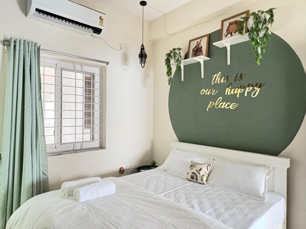 Lit | 3 BHK Service Apartment - Tap to explore photos