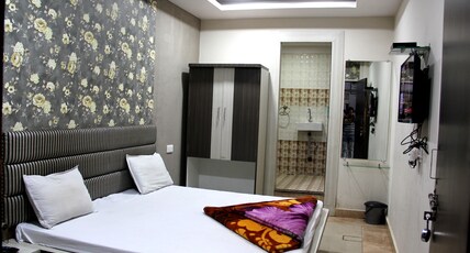 Hotel Mayur Room Type - DELUXE NON AC