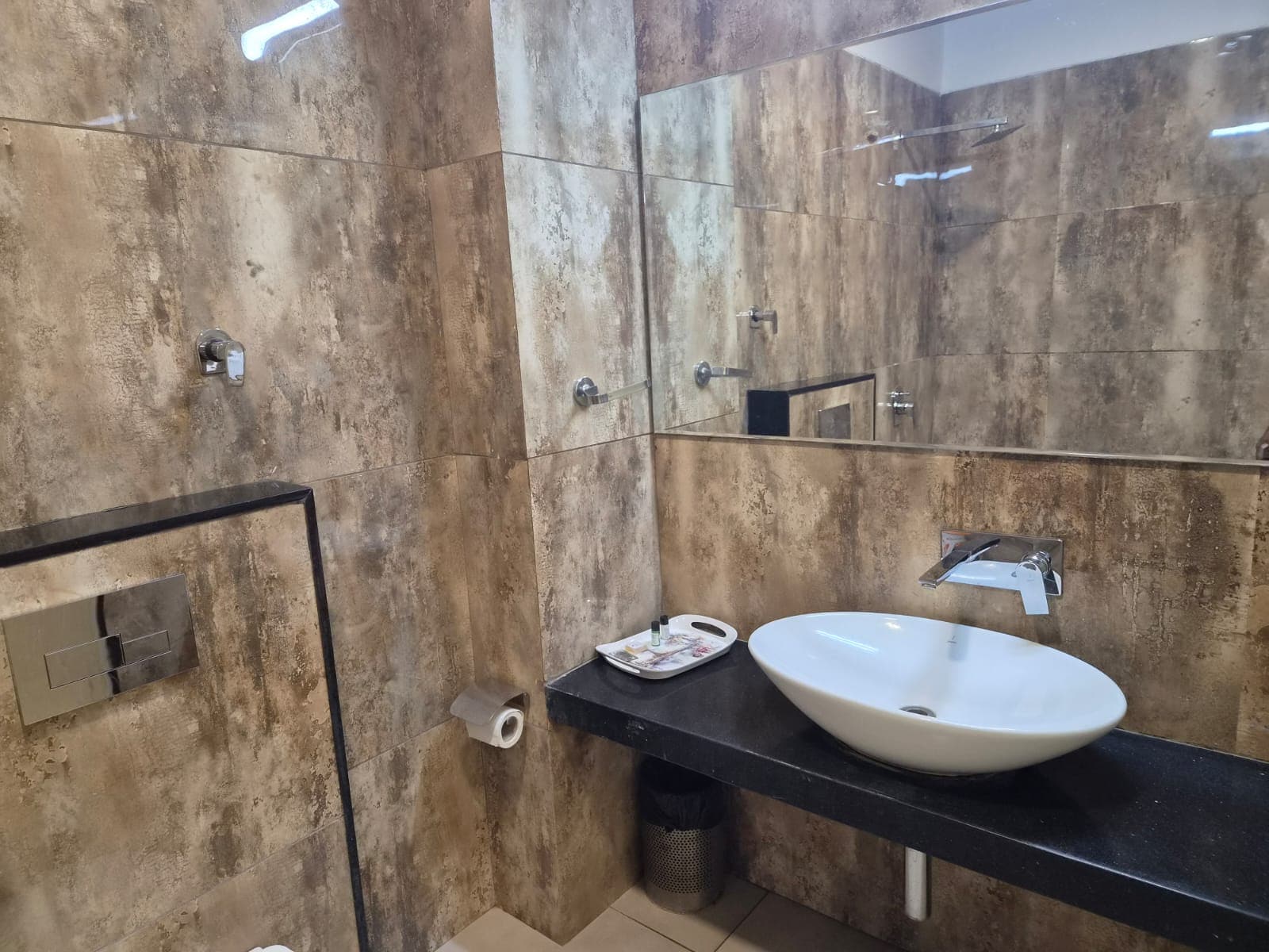 Hotel Vardan - Tap to explore photos