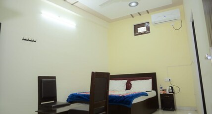 Shree Ramanam Palace Room Type - Deluxe King Room