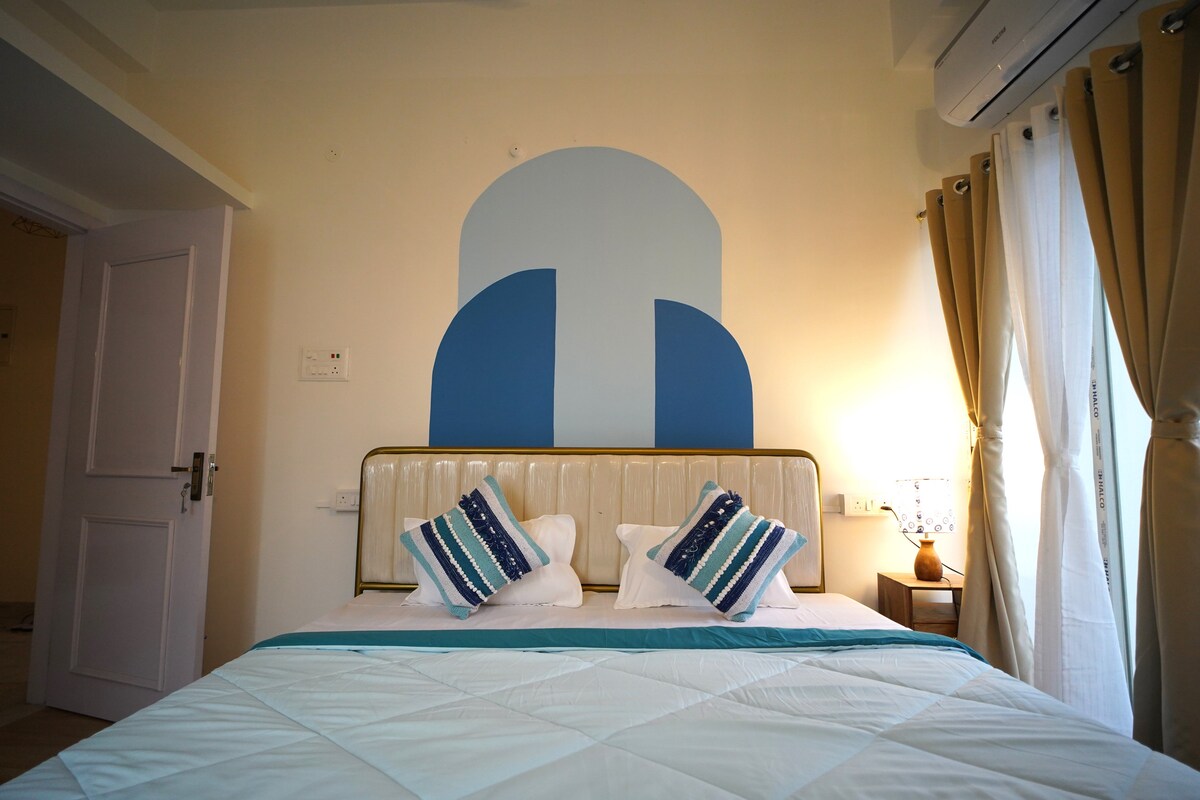 BeauMonde Boutique Suites - Boho - Tap to explore photos