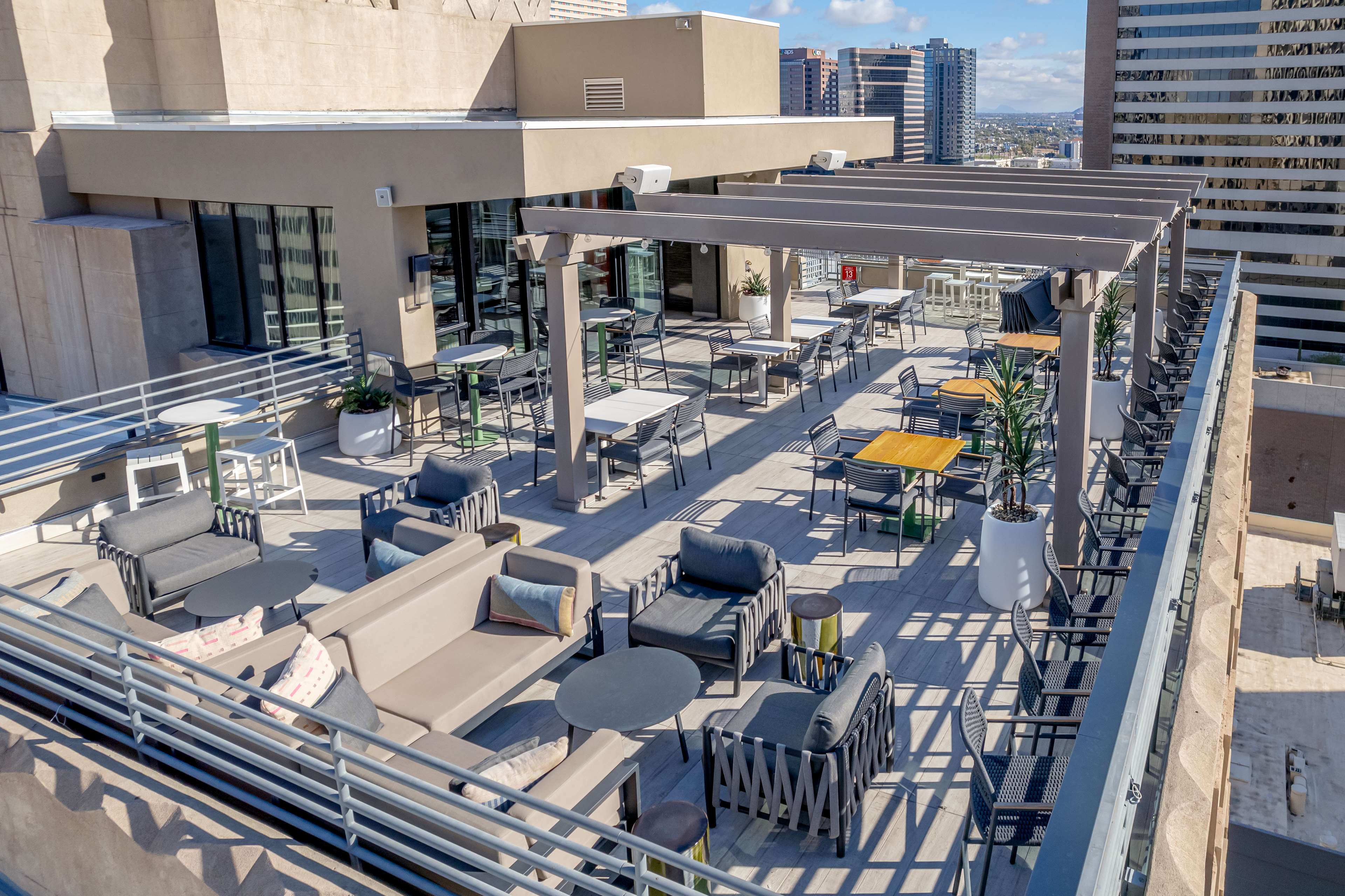 Hilton Garden Inn Phoenix Downtown - Tap to explore photos