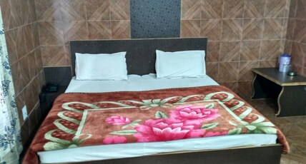 Hotel Daya's Paradise Room Type - DELUXE DOUBLE BED NON AC ROOM