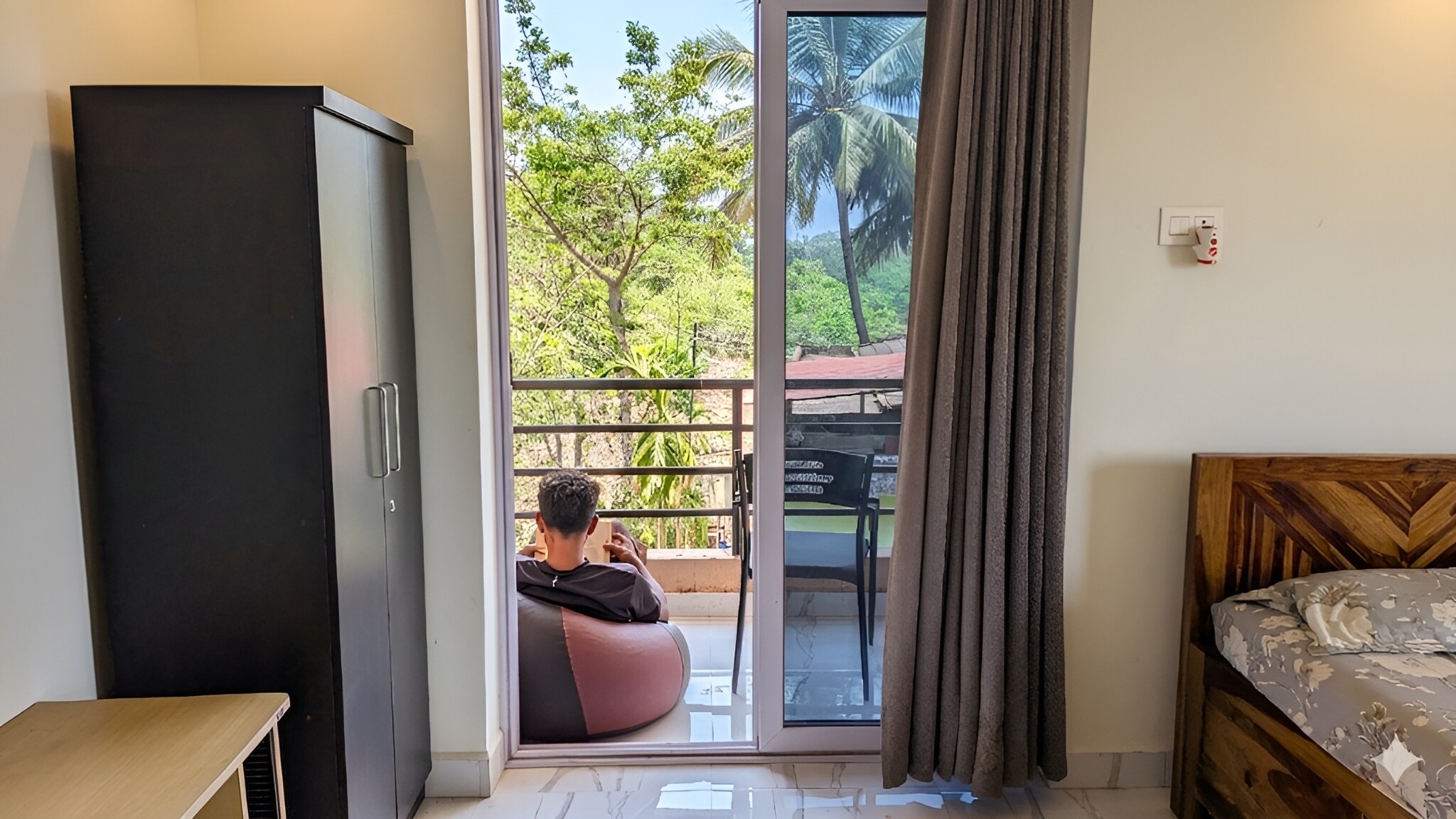 Peaceful and Homely Stay - Tap to explore photos