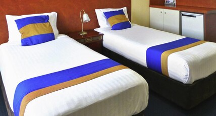 ibis Styles Albany Room Type - Twin Room with a Queen and a Single Bed