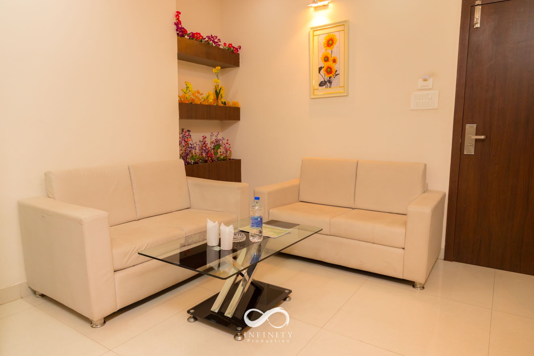 Hotel Heritage Inn - Tap to explore photos